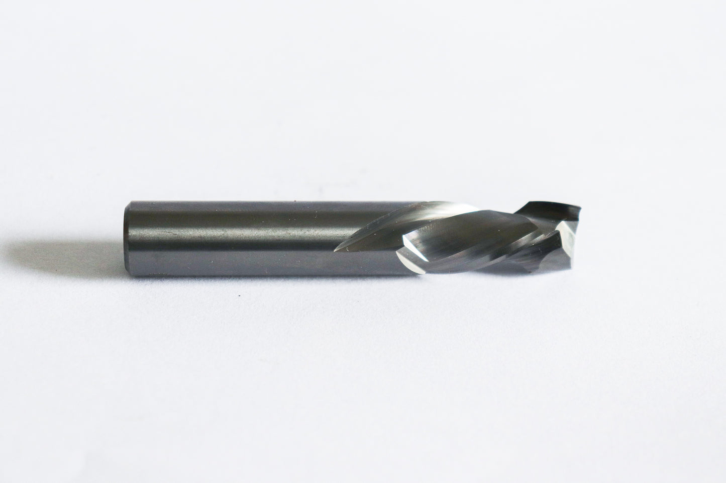 033-1632RX: 2FL Spiral Compression: 1/2"SH; 1/2"CD; 1"CL; .330"Upcut; The RX series of bits last 50% longer than other premium CNC bits.