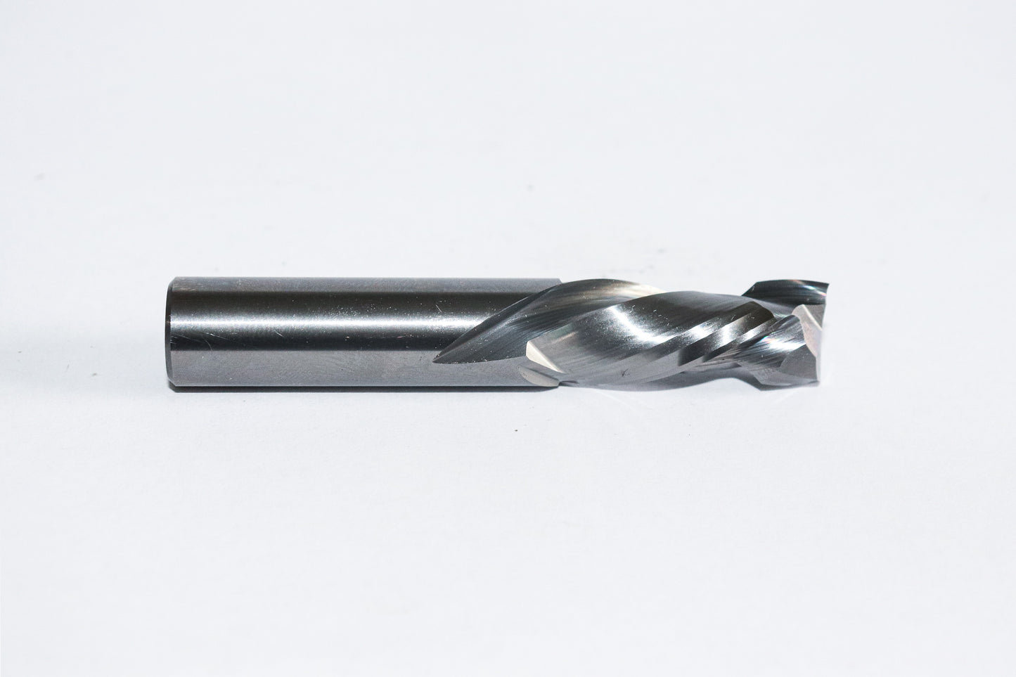 033-1640RX: 2FL Spiral Compression: 1/2"SH; 1/2"CD; 1-1/4"CL; .330"Upcut; The RX series of bits last 50% longer than other premium CNC bits.