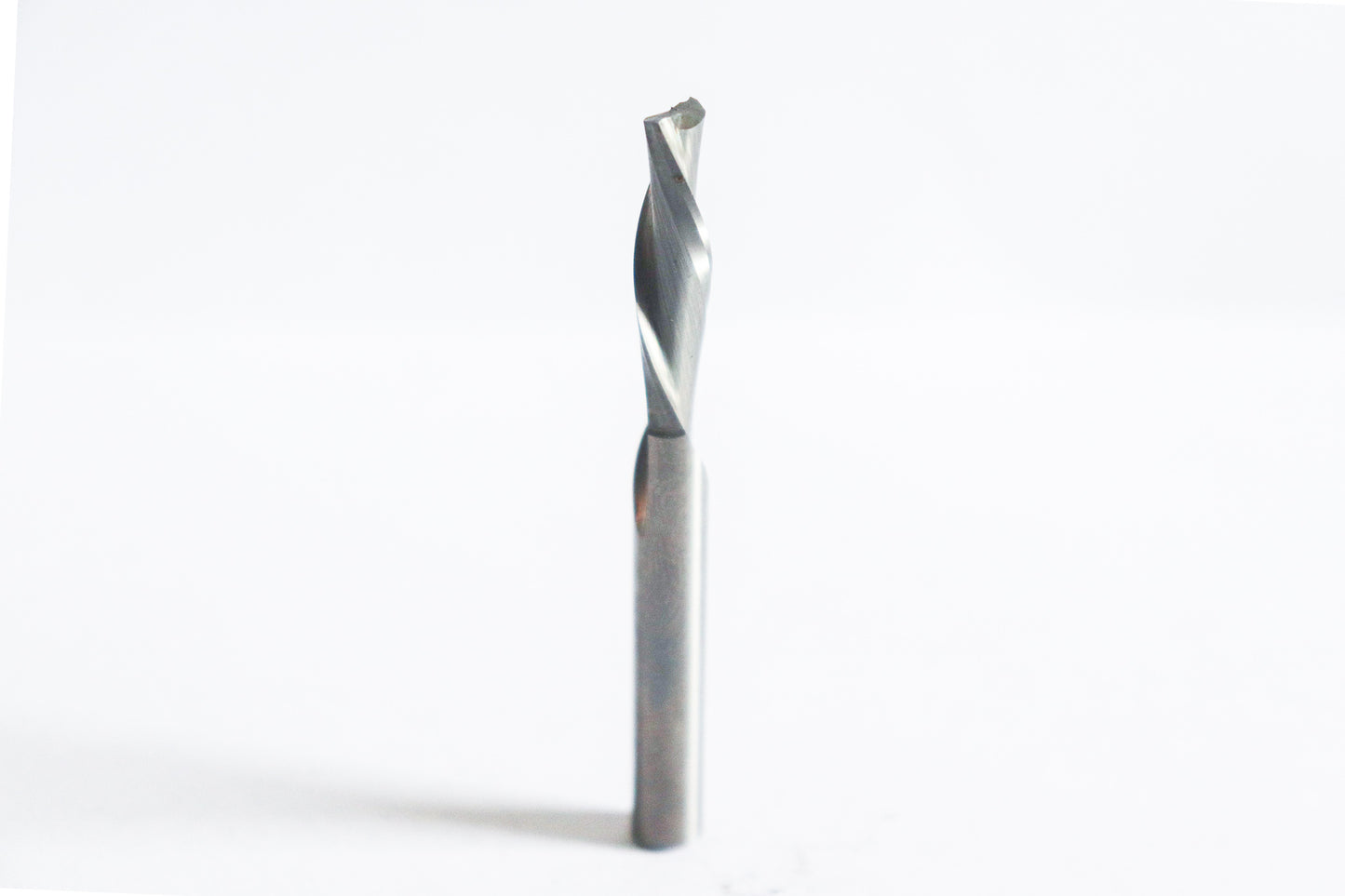 046-1032RX: 2FL Sprial Downcut; 5/16"SH; 5/16"CD; 1"CL; The RX series of bits last 50% longer than other premium CNC bits.