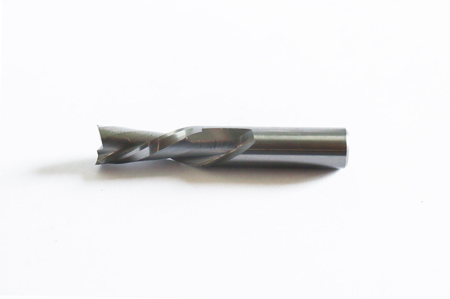 046-1640RX: 2FL Spiral Downcut; 1/2"SH; 1/2"CD; 1-1/4"CL; The RX series of bits last 50% longer than other premium CNC bits.